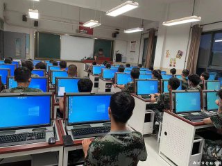 安搏电竞app下载建成两个云计算机教室